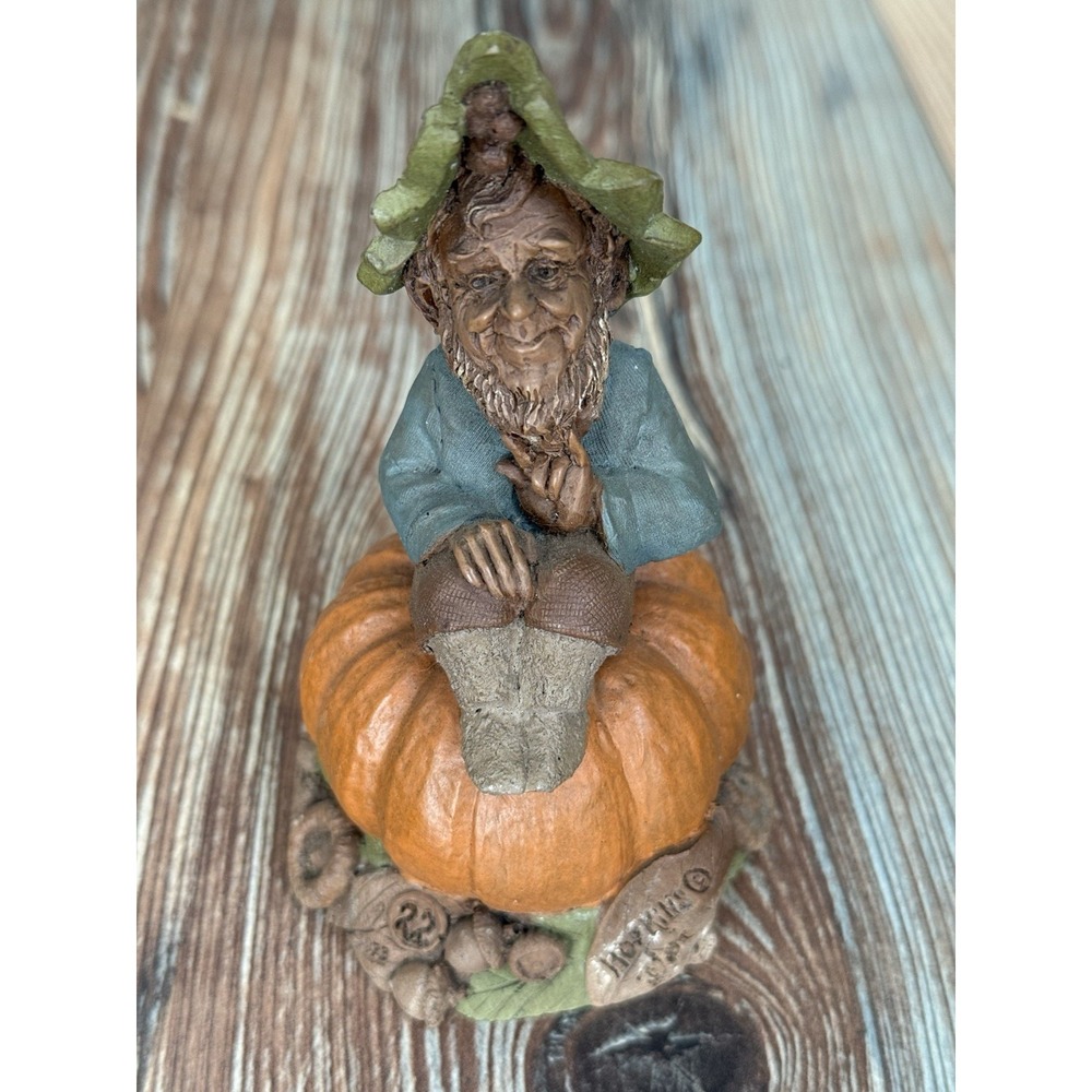 Tom Clark Hopkins Gnome Figurine 1989 Cairn Studios 5073 #22 Gnome On Pumpkin